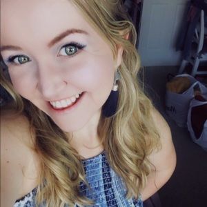 Meet your Posher, Afton